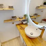 Superbe Climatise Avec Grande Terrasse Et Parking A - Fr-1-196-290 Ментона