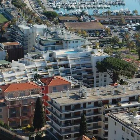 Superbe Climatise Avec Grande Terrasse Et Parking A - Fr-1-196-290 Lejlighed *