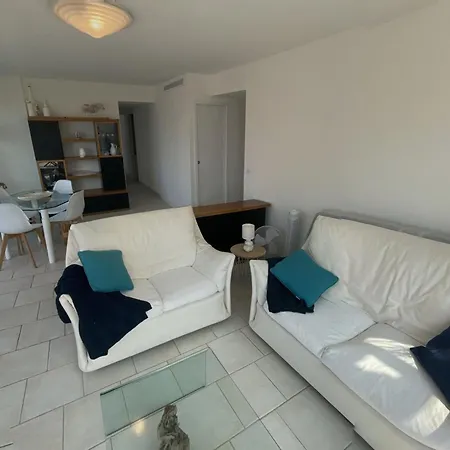 Superbe Climatise Avec Grande Terrasse Et Parking A - Fr-1-196-290 شقة مينتون