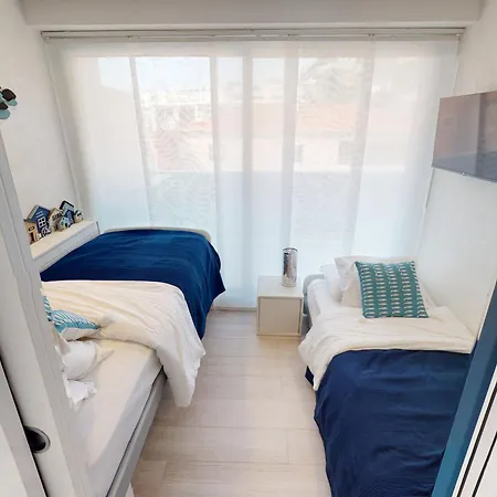 شقة Superbe Climatise Avec Grande Terrasse Et Parking A - Fr-1-196-290 مينتون