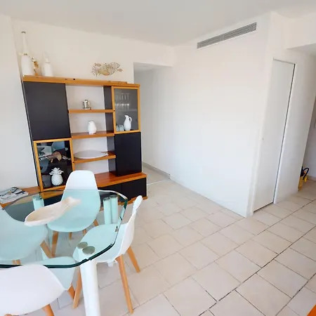 Superbe Climatise Avec Grande Terrasse Et Parking A - Fr-1-196-290 * مينتون