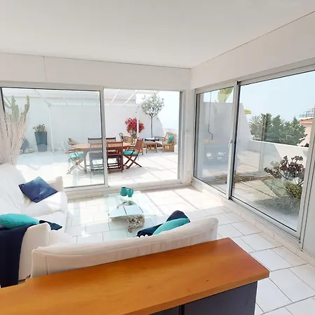 Superbe Climatise Avec Grande Terrasse Et Parking A - Fr-1-196-290 شقة