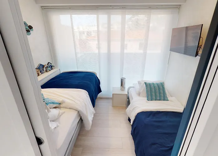 Lejlighed Superbe Climatise Avec Grande Terrasse Et Parking A - Fr-1-196-290 Menton